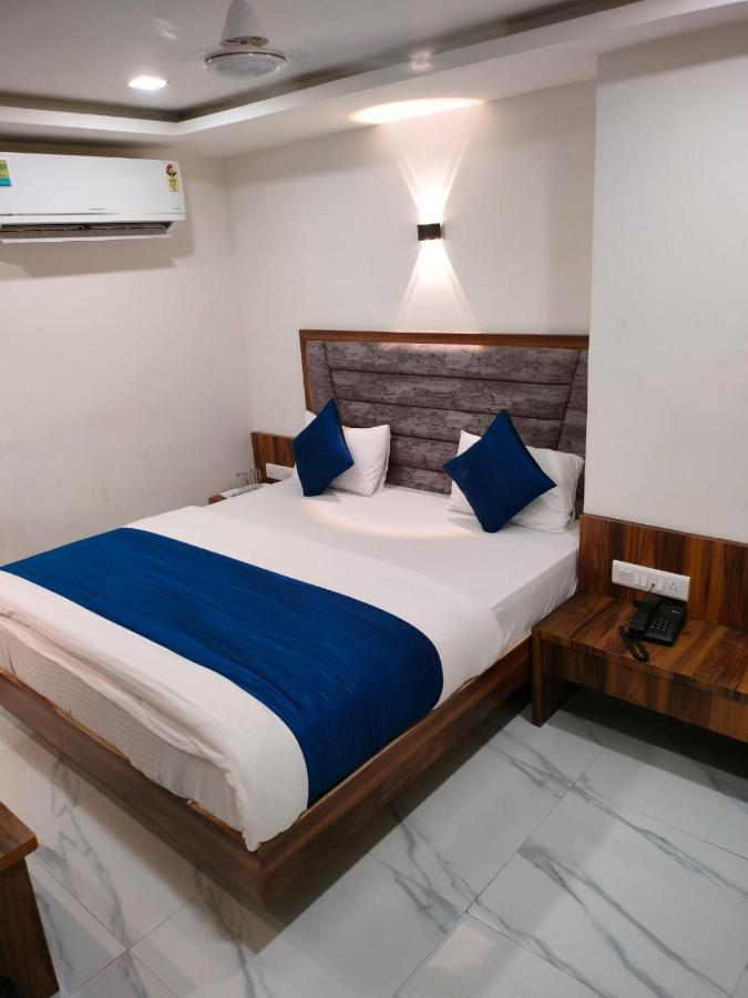 Hotel Ozone,Ahmedabad Exterior photo