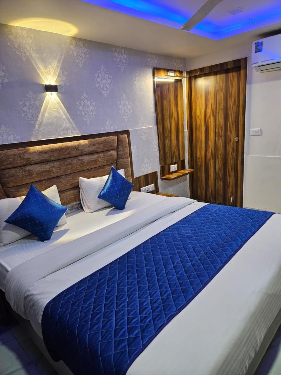 Hotel Ozone,Ahmedabad Exterior photo