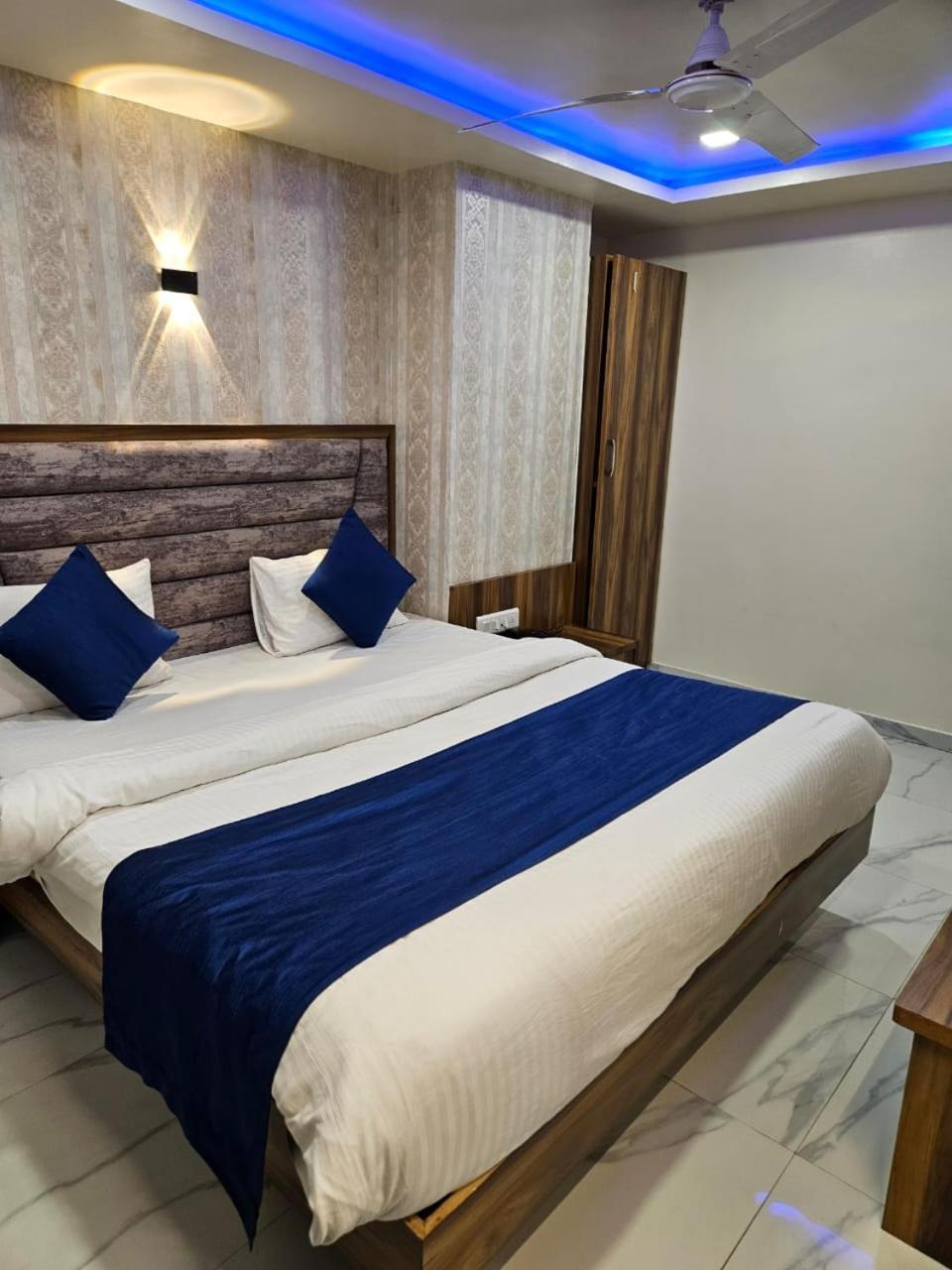 Hotel Ozone,Ahmedabad Exterior photo