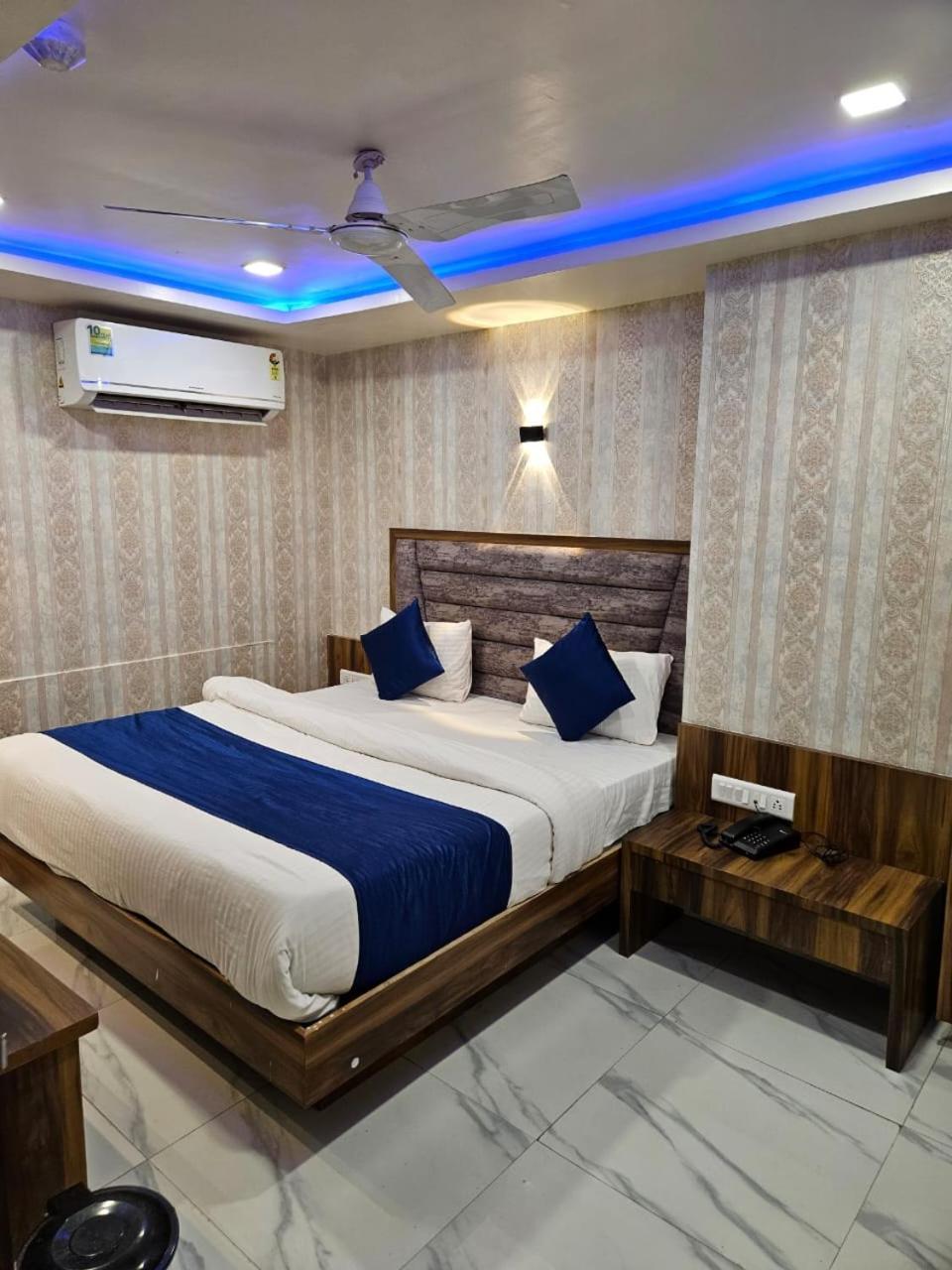 Hotel Ozone,Ahmedabad Exterior photo
